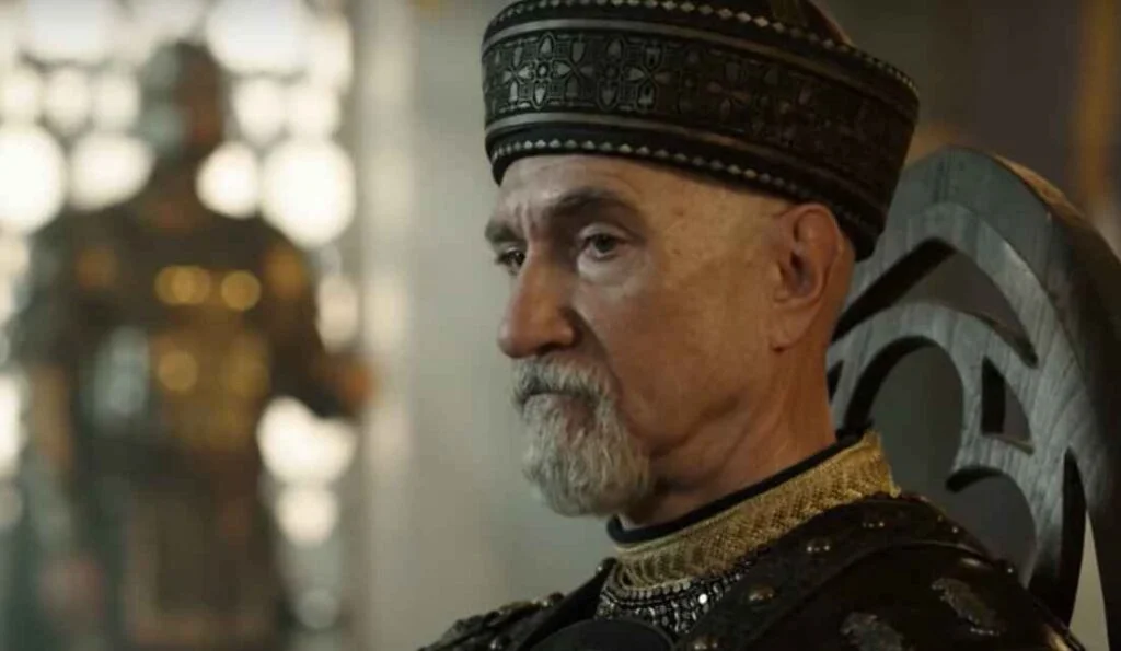 Main cast of Mehmed: Fetihler Sultanı Season 2 dressed in historical Ottoman and Byzantine costumes, standing in front of the palace set